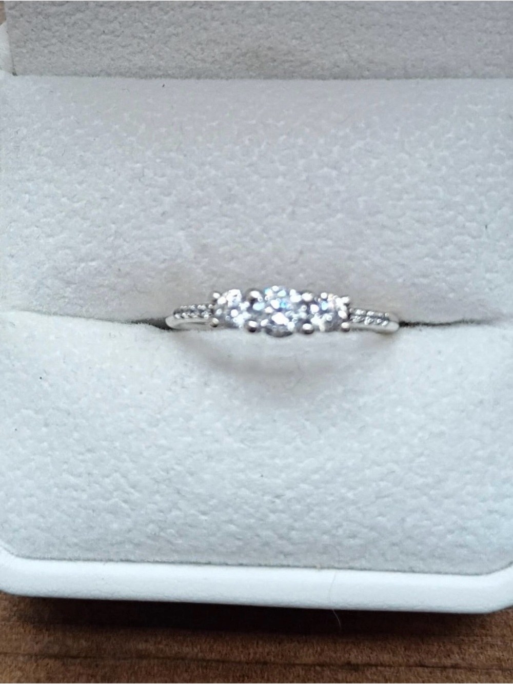 Elegant Silver .935 Cubic Zirconia Cluster Ring - White